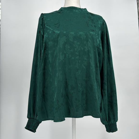 Torrid DISNEY MINNIE & MICKEY Emerald Green JACQUARD PUFF SLEEVE BLOUSE size 1x - Picture 3 of 9